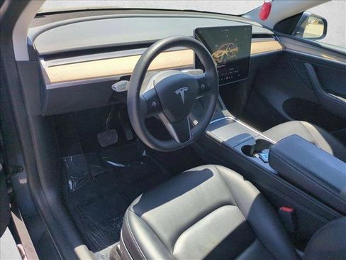 Used 2023 Tesla Model Y Long Range AWD/4WD image 10