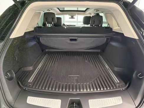 Used 2017 Cadillac XT5 Premium Luxury w/ LPO, Wheel Lock Package FWD image 22