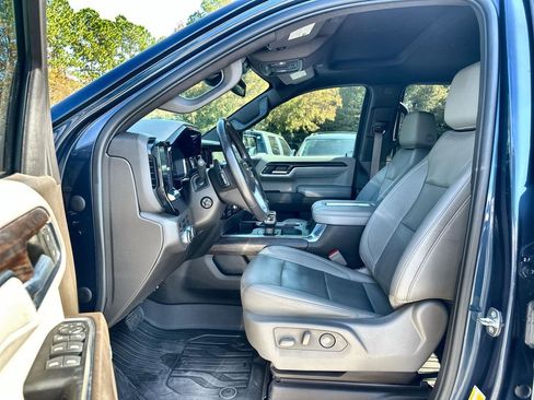 Certified 2022 GMC Sierra 1500 SLT w/ SLT Premium Plus Package image 19