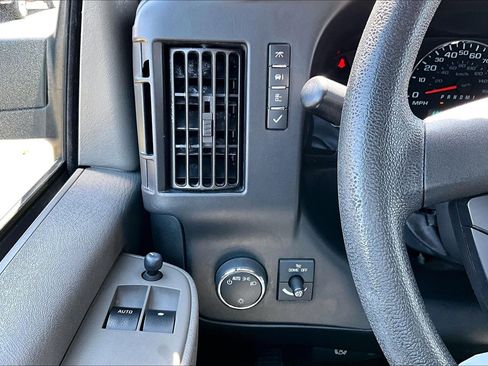 Used 2020 Chevrolet Express 3500 LT w/ LT Preferred Equipment Group RWD image 24