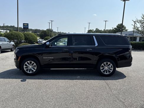 New 2025 Chevrolet Suburban Premier RWD image 6