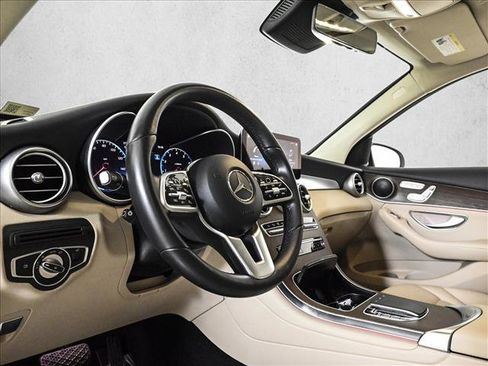 Used 2022 Mercedes-Benz GLC 300 4MATIC image 10