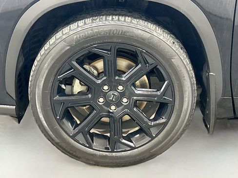 Used 2022 Toyota Highlander L FWD image 28