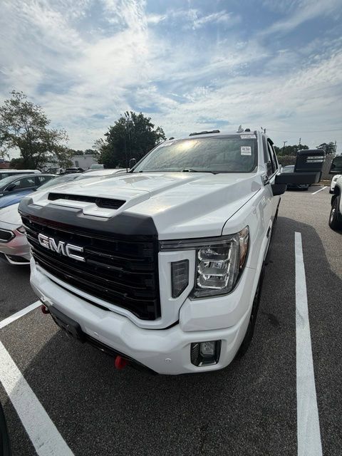 Used 2021 GMC Sierra 2500 AT4 w/ AT4 Premium Plus Package AWD/4WD image 2