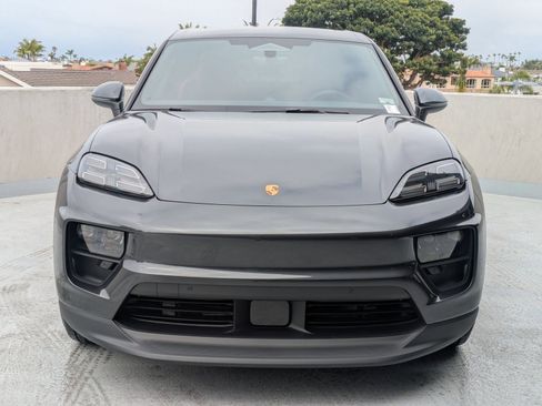 New 2025 Porsche Macan 4 Electric image 6