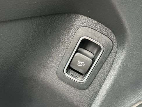 Used 2023 Mercedes-Benz CLA 250 4MATIC image 27