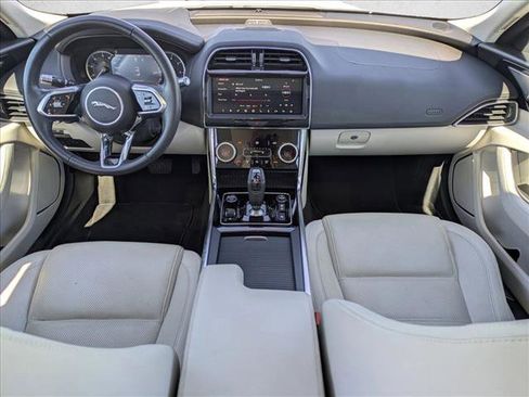 Used 2020 Jaguar XE S image 17