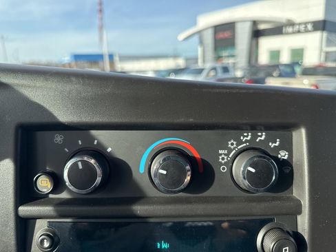 Used 2024 GMC Savana 2500 w/ Driver Convenience Package image 15