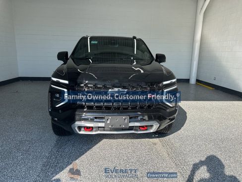 Used 2025 Chevrolet Tahoe Z71 w/ Z71 Off-Road Package image 8