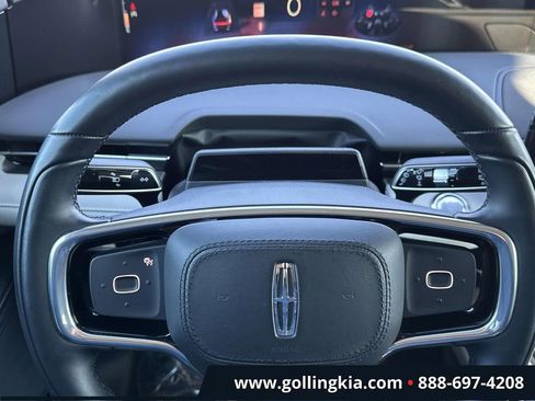 Used 2024 Lincoln Nautilus Premier image 17