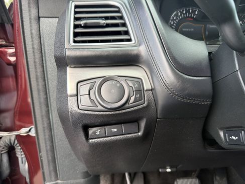 Used 2018 Ford Explorer Platinum AWD/4WD image 28