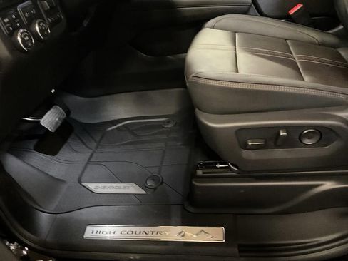 New 2026 Chevrolet Tahoe High Country AWD/4WD image 18