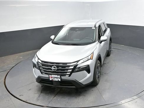 Used 2025 Nissan Rogue SV AWD/4WD image 42