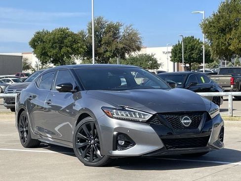 Used 2023 Nissan Maxima SR w/ Sport Mat Group FWD image 2