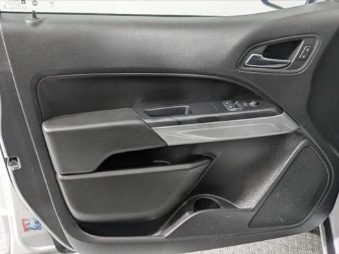 Used 2022 Chevrolet Colorado LT w/ Fleet Safety Package RWD image 12
