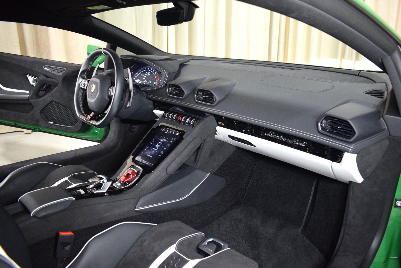 Used 2023 Lamborghini Huracan Tecnica RWD image 17