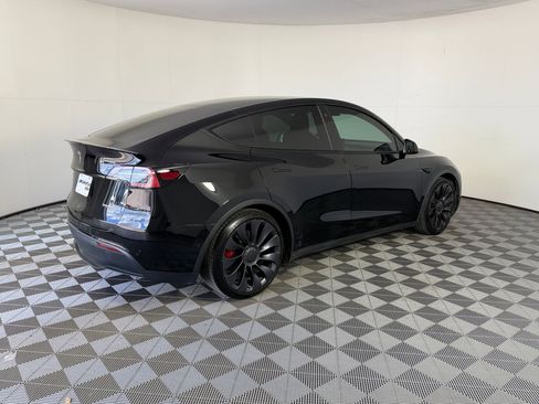 Used 2022 Tesla Model Y Performance AWD/4WD image 9