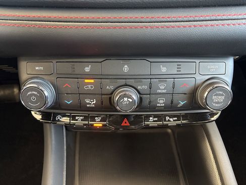 Used 2025 Dodge Durango GT w/ Blacktop Package RWD image 24
