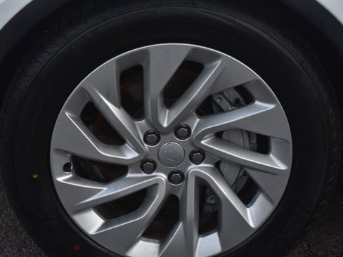 Used 2024 Land Rover Discovery S AWD/4WD image 9