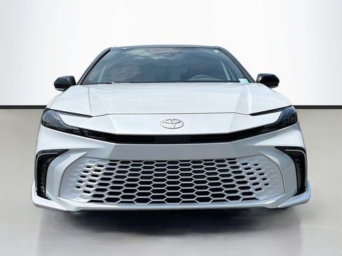 Used 2025 Toyota Camry XSE FWD image 3