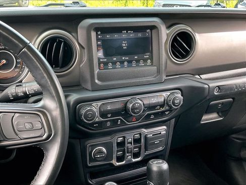 Used 2022 Jeep Wrangler Unlimited Sport AWD/4WD image 17