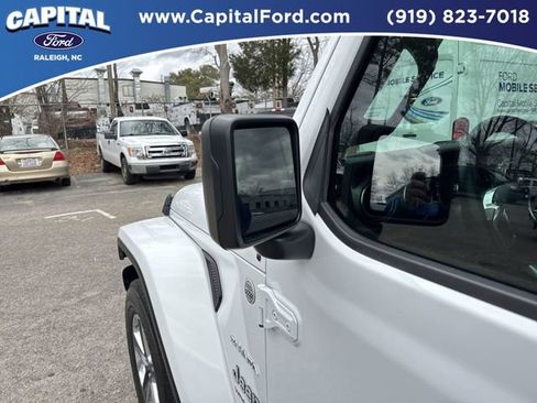 Used 2022 Jeep Wrangler Unlimited Sahara image 12