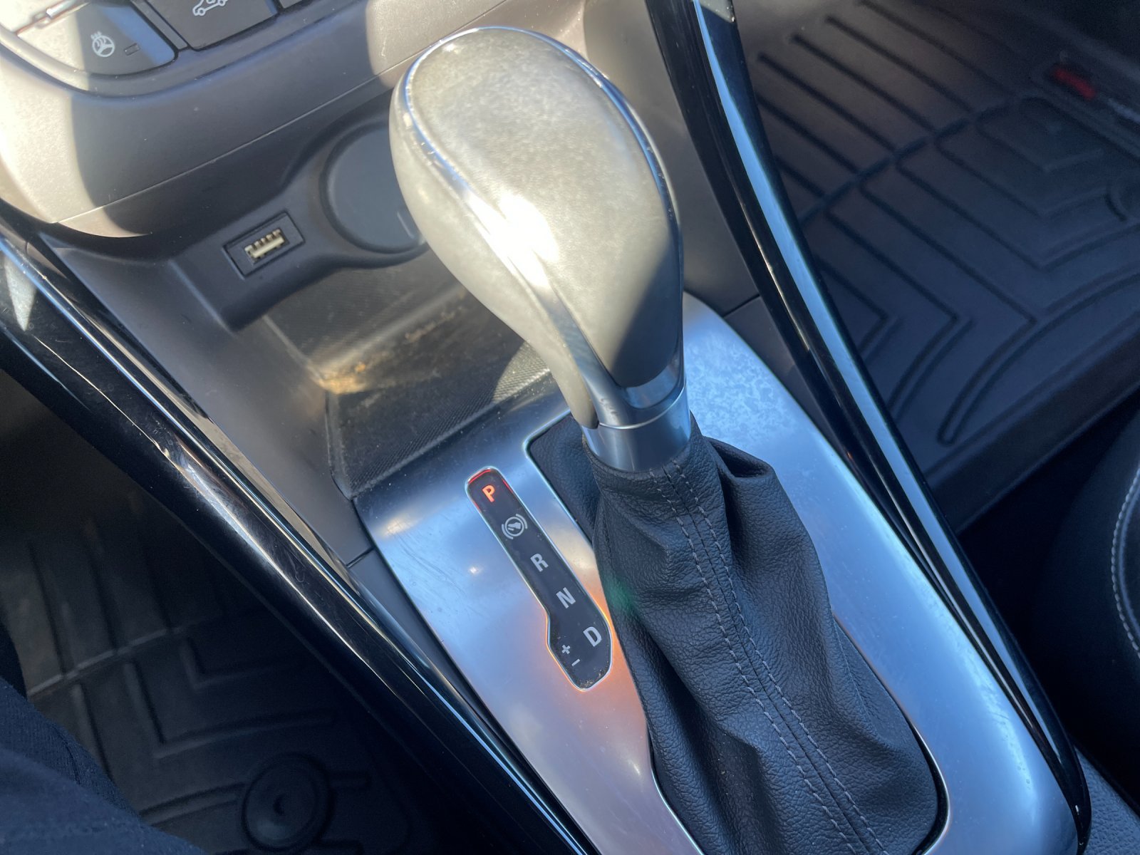 Used 2019 Buick Cascada Premium FWD image 24