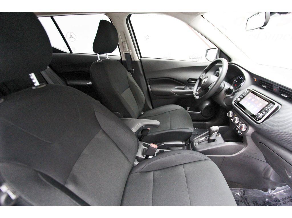 Certified 2025 Nissan Kicks Play S FWD image 11