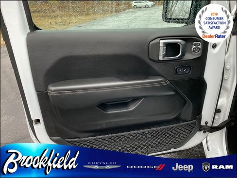 Used 2023 Jeep Gladiator Overland image 17