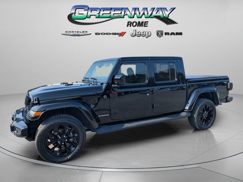 Used 2021 Jeep Gladiator Overland AWD/4WD image 3