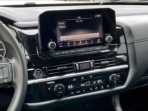 Used 2024 Nissan Pathfinder SV w/ Lighting Package (N92) image 6