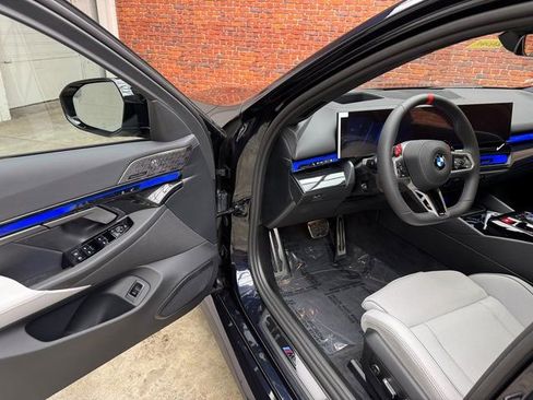 Used 2026 BMW M5 Base image 9