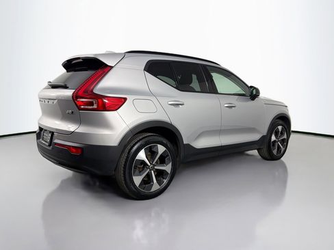 Certified 2023 Volvo XC40 B5 Plus w/ Climate Package image 6