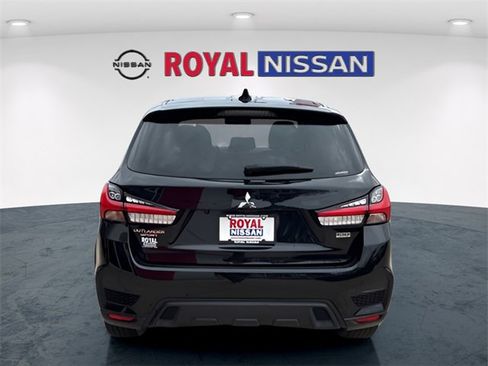 Used 2025 Mitsubishi Outlander Sport ES image 6