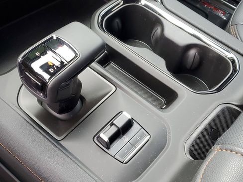 Used 2024 GMC Sierra 1500 AT4 w/ AT4 Premium Package image 21