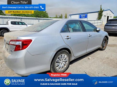 Used 2012 Toyota Camry LE image 4