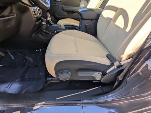 Certified 2022 Jeep Wrangler Sport S image 16