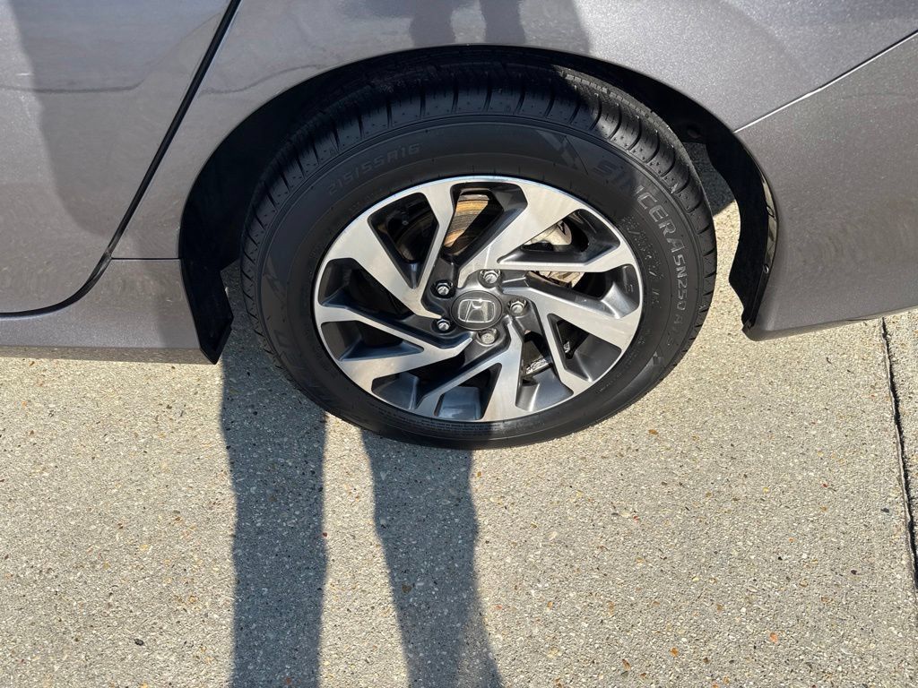 Used 2018 Honda Civic EX image 21