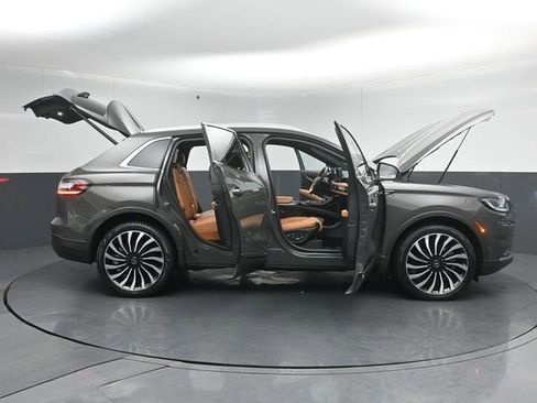 Certified 2022 Lincoln Nautilus Black Label AWD/4WD image 57