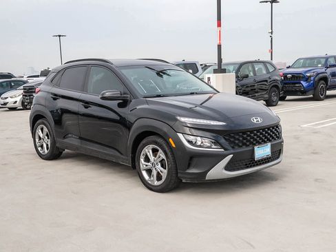 Used 2022 Hyundai Kona SEL image 3