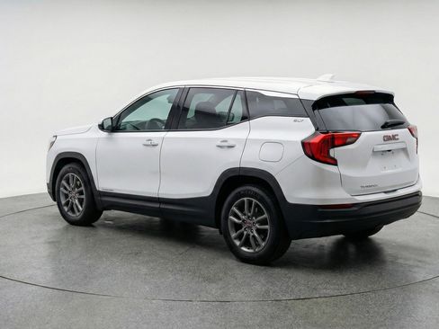 Used 2024 GMC Terrain SLT image 6