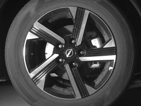 Used 2025 Nissan Sentra SV FWD image 13