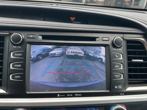 Used 2016 Toyota Highlander XLE AWD/4WD image 26