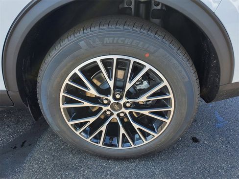 New 2025 Ford Escape SE w/ PHEV Premium Package image 32