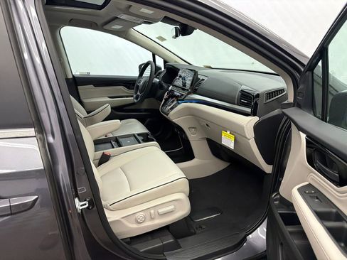 New 2026 Honda Odyssey Touring image 15