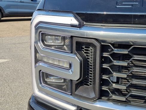 Used 2025 Ford F350 Platinum AWD/4WD image 9