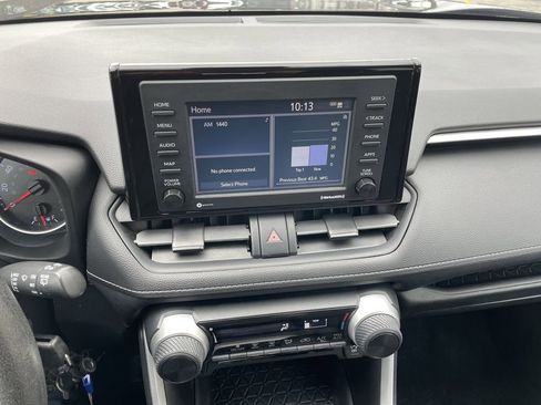 Used 2021 Toyota RAV4 LE image 18