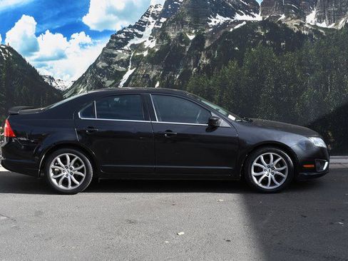 Used 2011 Ford Fusion SE w/ 202A Rapid Spec Order Code image 2