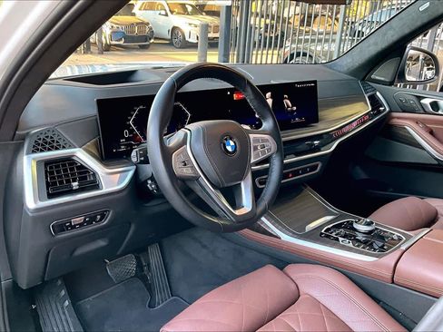Used 2023 BMW X7 xDrive40i w/ Executive Package image 17