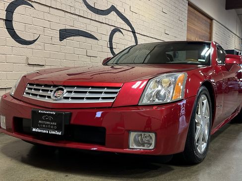 Used 2005 Cadillac XLR image 16